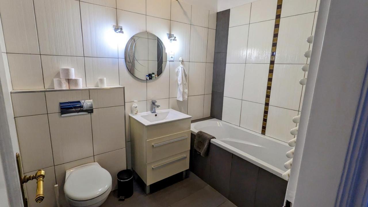 Freeparking - Great Synagogue Apartment, 2 Bedroom, 5 People ,Wifi, Ac Budapest Luaran gambar
